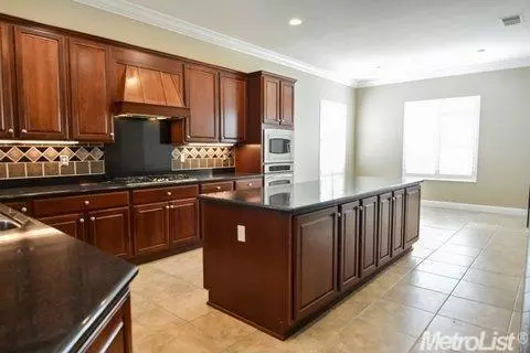 1239 Birchbrook Ct, Manteca, CA 95336 photo 8
