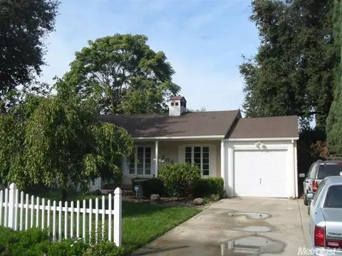 205 Palm, Modesto, CA 95350 photo 1