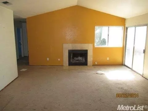 1008 Carlos Ct, Modesto, CA 95351 photo 2