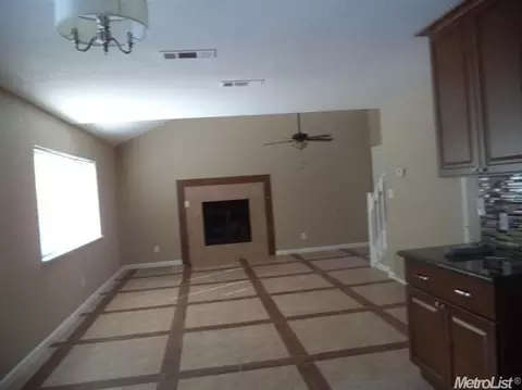 1665 Willow Ln, Turlock, CA 95380 photo 3