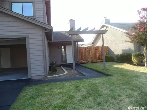 1665 Willow Ln, Turlock, CA 95380 photo 2