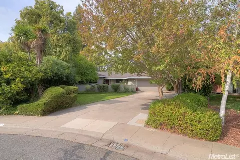 3121 Steinbrenner Ct, Carmichael, CA 95608 photo 3