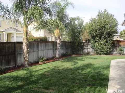 1611 Peony Dr, Tracy, CA 95377 photo 8