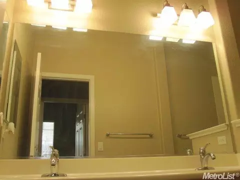 1611 Peony Dr, Tracy, CA 95377 photo 6
