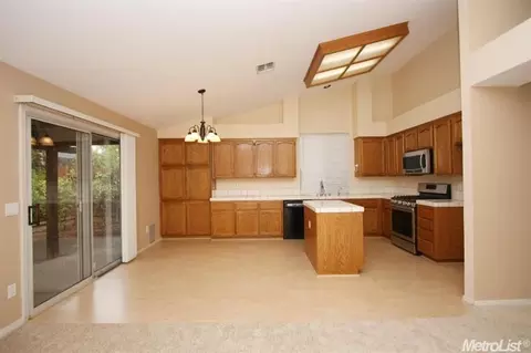 8025 Acappella Cir, Antelope, CA 95843 photo 10