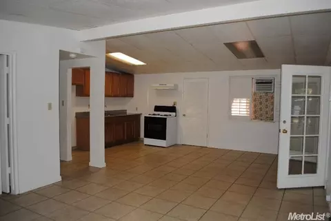 1518 Placer Ave, Modesto, CA 95358 photo 4