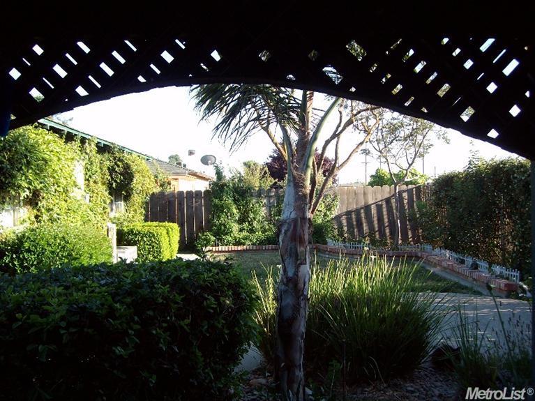 2213 S Venus Dr, Ceres, CA 95307 photo 2