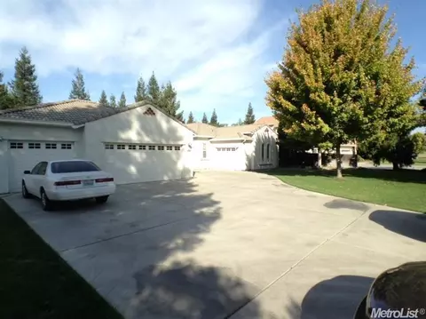 1961 Waring Rd, Turlock, CA 95382 photo 1