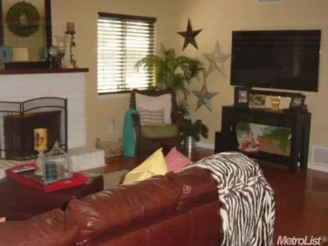 1604 Angelene Dr, Modesto, CA 95355 photo 4