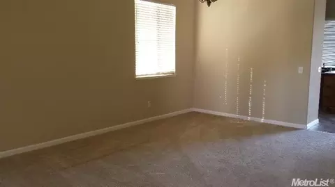 1535 Blush St, Manteca, CA 95336 photo 2