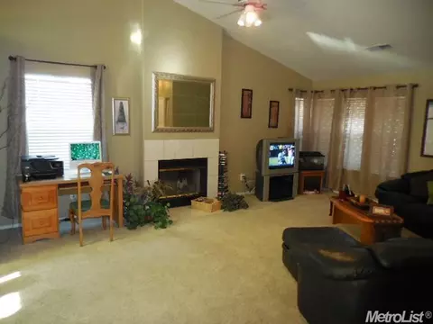 1817 Chopin Way, Modesto, CA 95358 photo 2