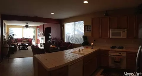 57 Diggins Dr, Folsom, CA 95630 photo 4