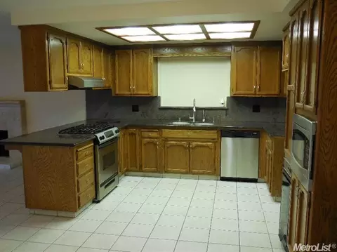 941 Locust Ave, Manteca, CA 95337 photo 3