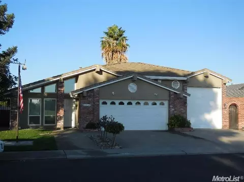 941 Locust Ave, Manteca, CA 95337 photo 1