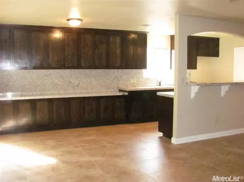 936 S Jack Tone Rd, Ripon, CA 95366 photo 2