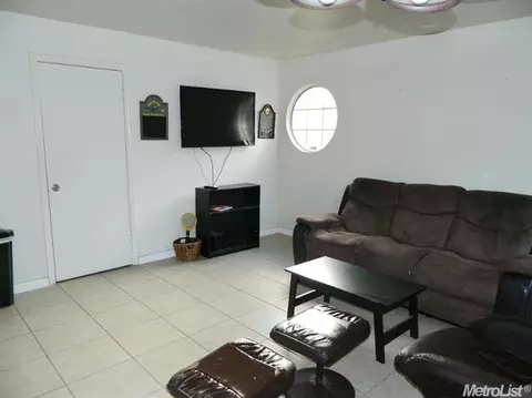 609 Park Meadow Dr, Modesto, CA 95358 photo 9