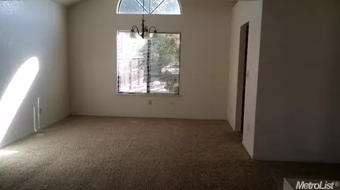 1008 Vindel Ln, Modesto, CA 95350 photo 3