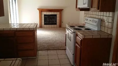 1008 Vindel Ln, Modesto, CA 95350 photo 9