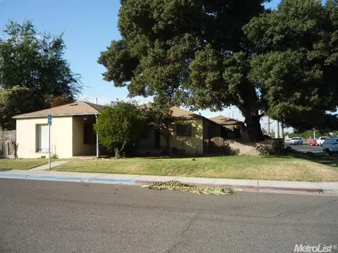 2081 Poplar St, Ceres, CA 95307 photo 2