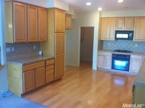 2261 Cabana Ln, Tracy, CA 95377 photo 2