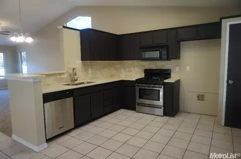 3916 Creedmoor Ave, Modesto, CA 95357 photo 4