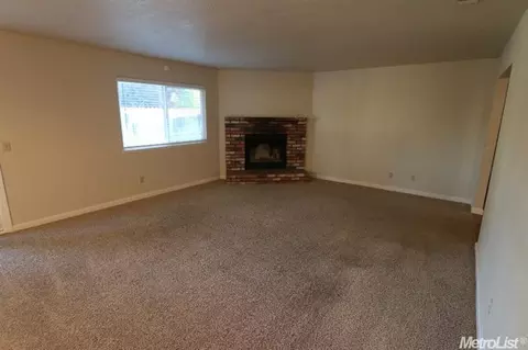 1579 Harvest Dr, Ripon, CA 95366 photo 3