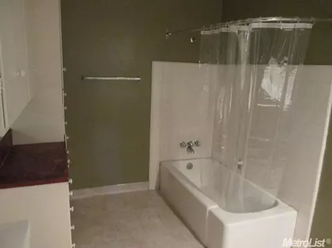 920 Ila, Modesto, CA 95354 photo 2