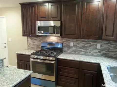 4704 E 3rd St, Stockton, CA 95215 photo 3
