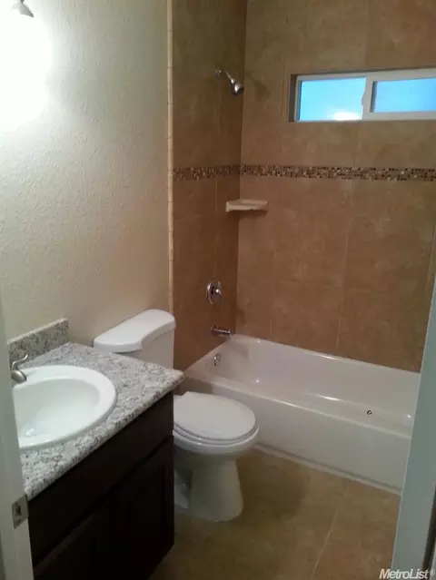 4704 E 3rd St, Stockton, CA 95215 photo 7