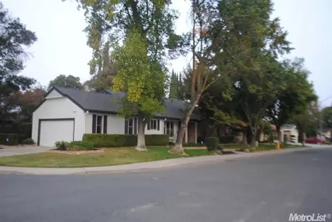 3801 Atwood Dr, Modesto, CA 95355 photo 2