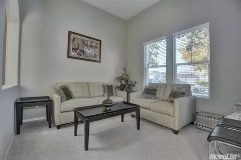 320 Baldwin Ln, Tracy, CA 95376 photo 2