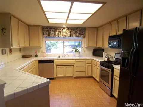 8152 Chimango Ct, Antelope, CA 95843 photo 6