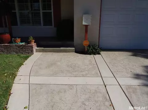 2408 Dana Ln, Modesto, CA 95350 photo 3