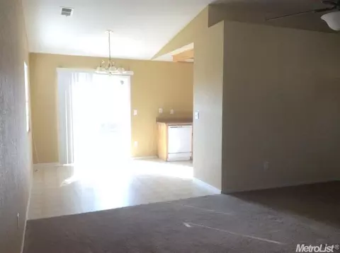 554 E San Xavier Ct, Merced, CA 95341 photo 7