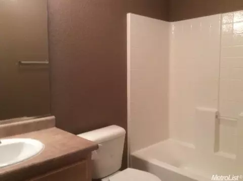 554 E San Xavier Ct, Merced, CA 95341 photo 9