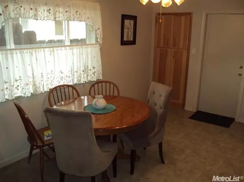 2761 Adrian St, Turlock, CA 95382 photo 4
