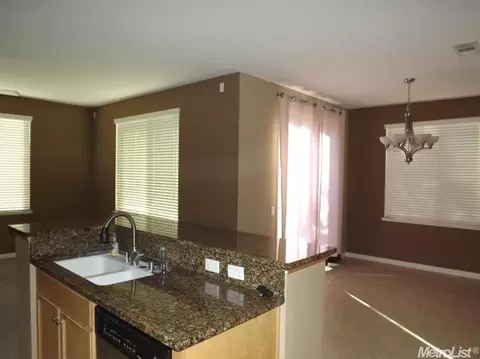 2760 Ancestry St, Manteca, CA 95337 photo 8