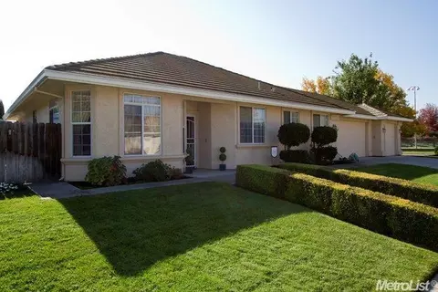 97 Elderica, Lodi, CA 95242 photo 3