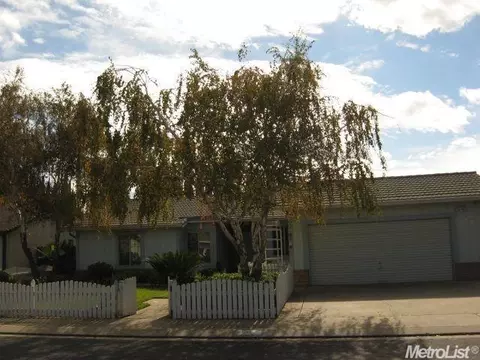 2220 Lavon Ln, Ceres, CA 95307 photo 1