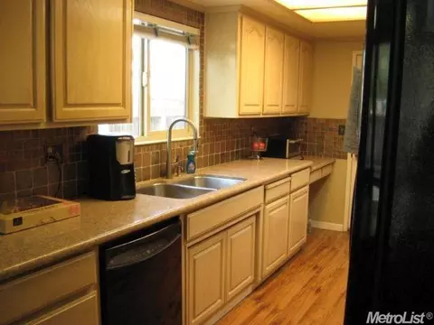 2220 Lavon Ln, Ceres, CA 95307 photo 2