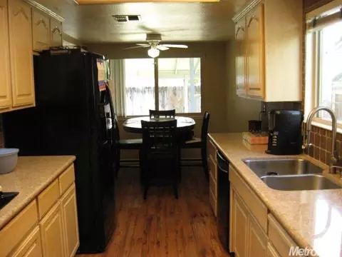 2220 Lavon Ln, Ceres, CA 95307 photo 4