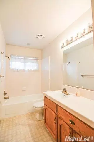 1489 Hampton Pl, Manteca, CA 95336 photo 13