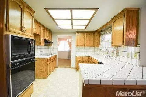 1489 Hampton Pl, Manteca, CA 95336 photo 6