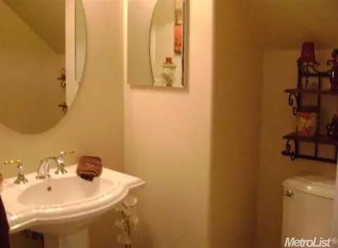 2492 Goehring Dr, Lodi, CA 95242 photo 7