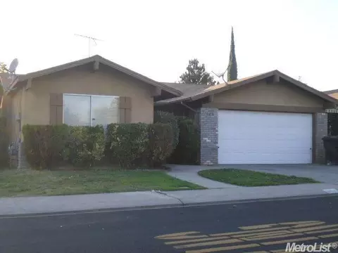 1009 Crippen Ave, Modesto, CA 95351 photo 2
