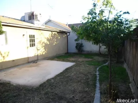 1009 Crippen Ave, Modesto, CA 95351 photo 10