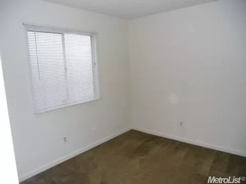 1009 Crippen Ave, Modesto, CA 95351 photo 8