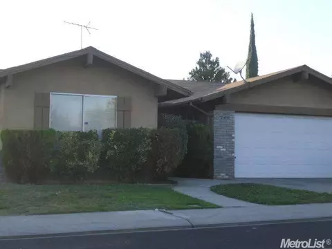 1009 Crippen Ave, Modesto, CA 95351 photo 1
