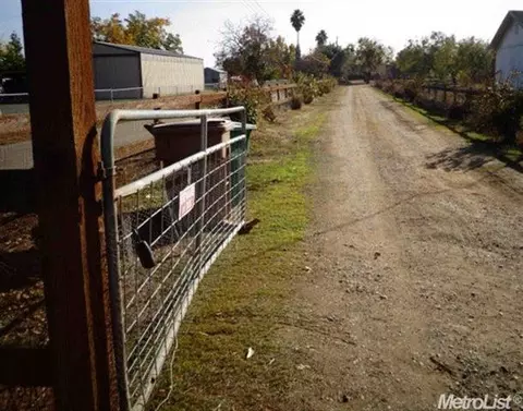 3452 E Forest Lake Rd, Acampo, CA 95220 photo 2