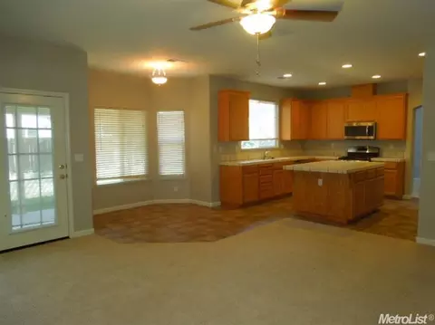 3709 Densmore Ct, Modesto, CA 95355 photo 5